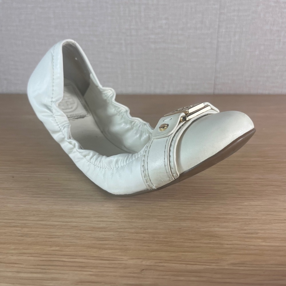 Tory Burch Ambrose Ballet Flats White Leather Gold Logo 18138668 Bleach 7.5